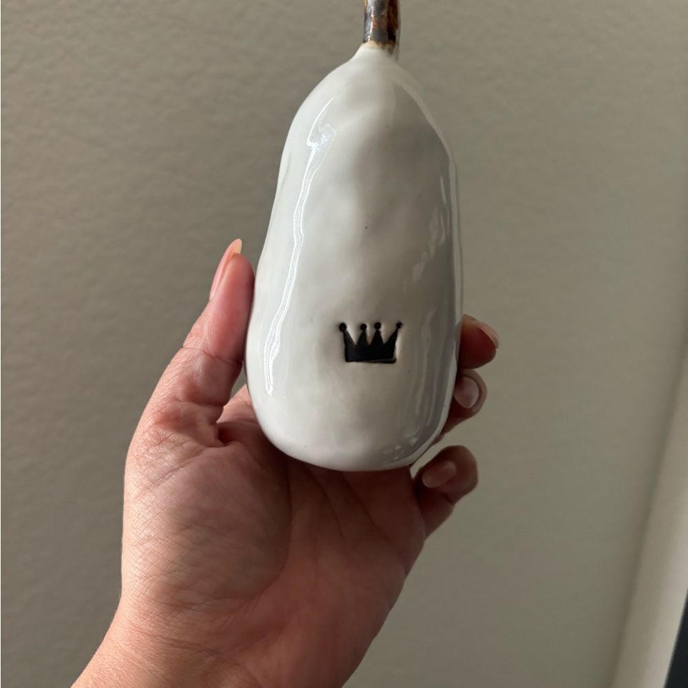 Cinder Ceramics Pear with crown